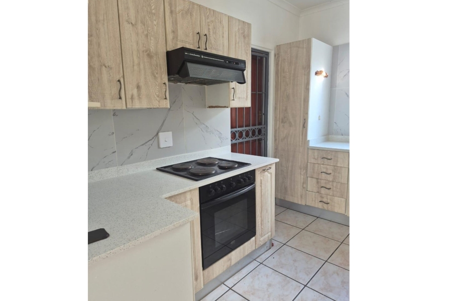 To Let 2 Bedroom Property for Rent in Noordwyk Gauteng
