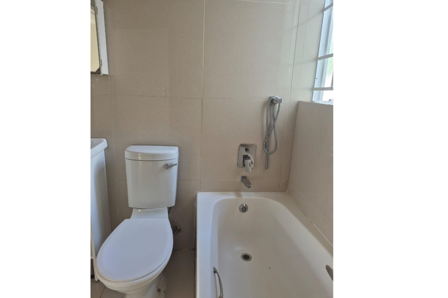 To Let 2 Bedroom Property for Rent in Noordwyk Gauteng