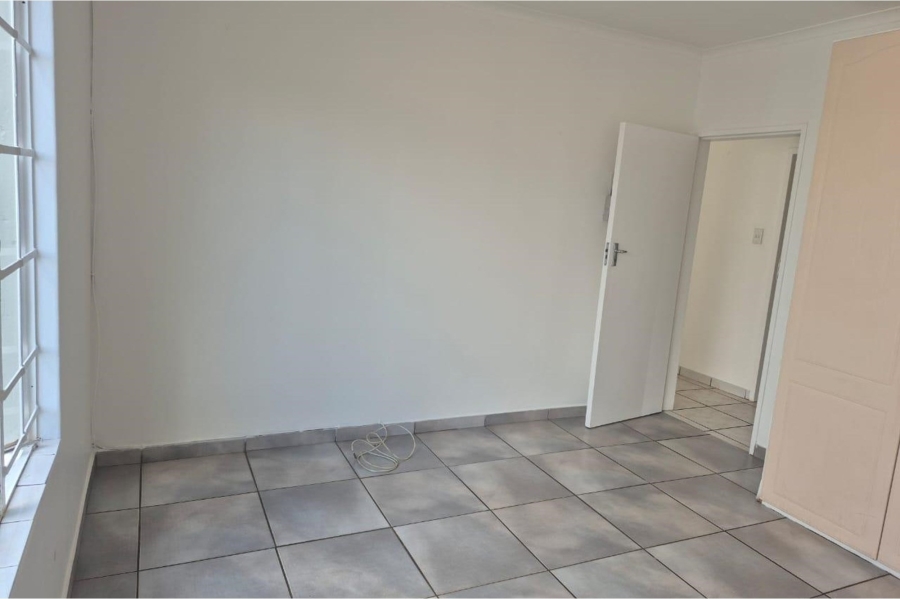 To Let 2 Bedroom Property for Rent in Noordwyk Gauteng