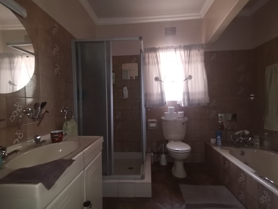 4 Bedroom Property for Sale in Vanderbijlpark Sw 2 Gauteng
