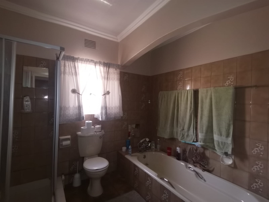 4 Bedroom Property for Sale in Vanderbijlpark Sw 2 Gauteng