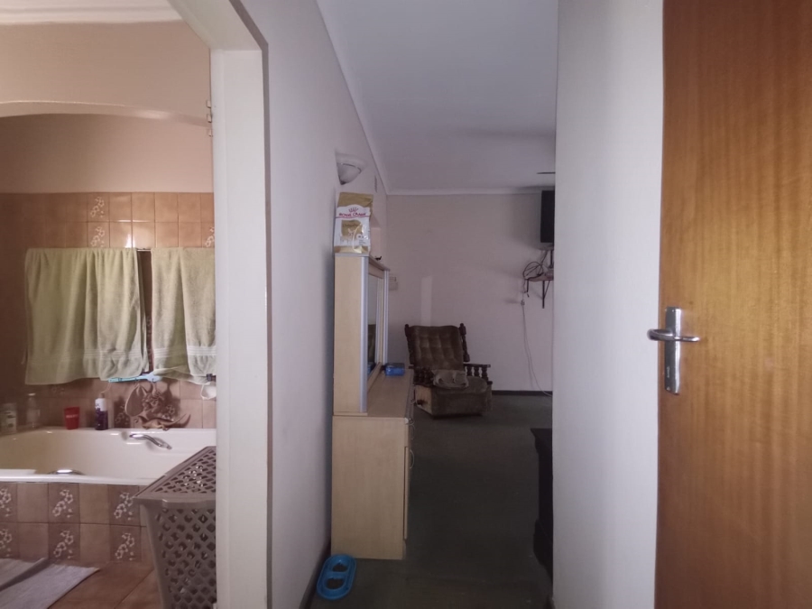 4 Bedroom Property for Sale in Vanderbijlpark Sw 2 Gauteng