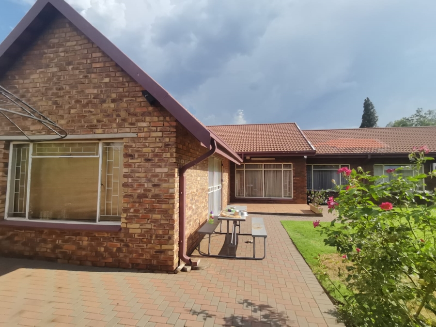 4 Bedroom Property for Sale in Vanderbijlpark Sw 2 Gauteng