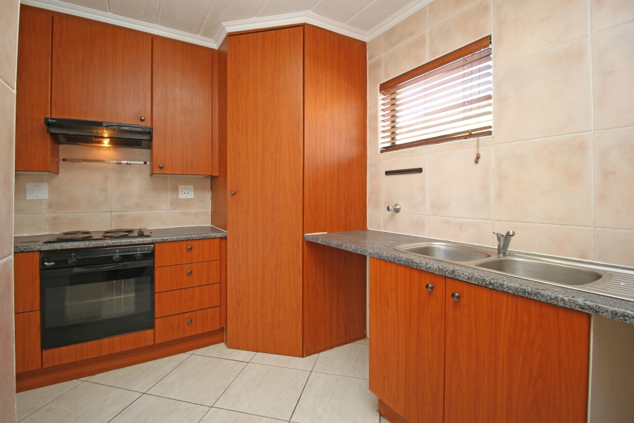 2 Bedroom Property for Sale in Noordhang Gauteng
