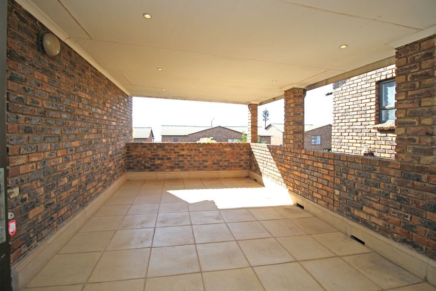 2 Bedroom Property for Sale in Noordhang Gauteng