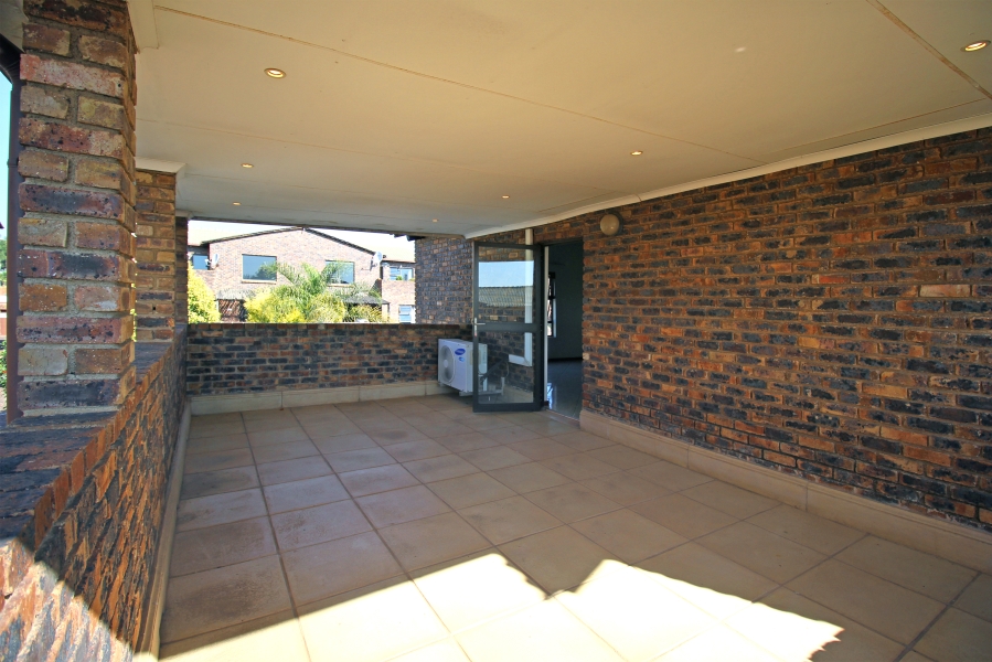 2 Bedroom Property for Sale in Noordhang Gauteng