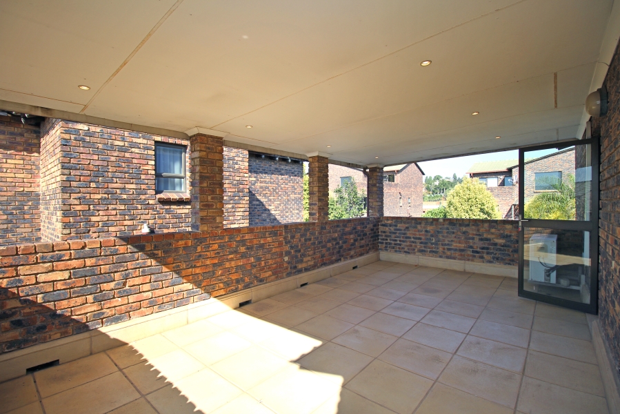 2 Bedroom Property for Sale in Noordhang Gauteng