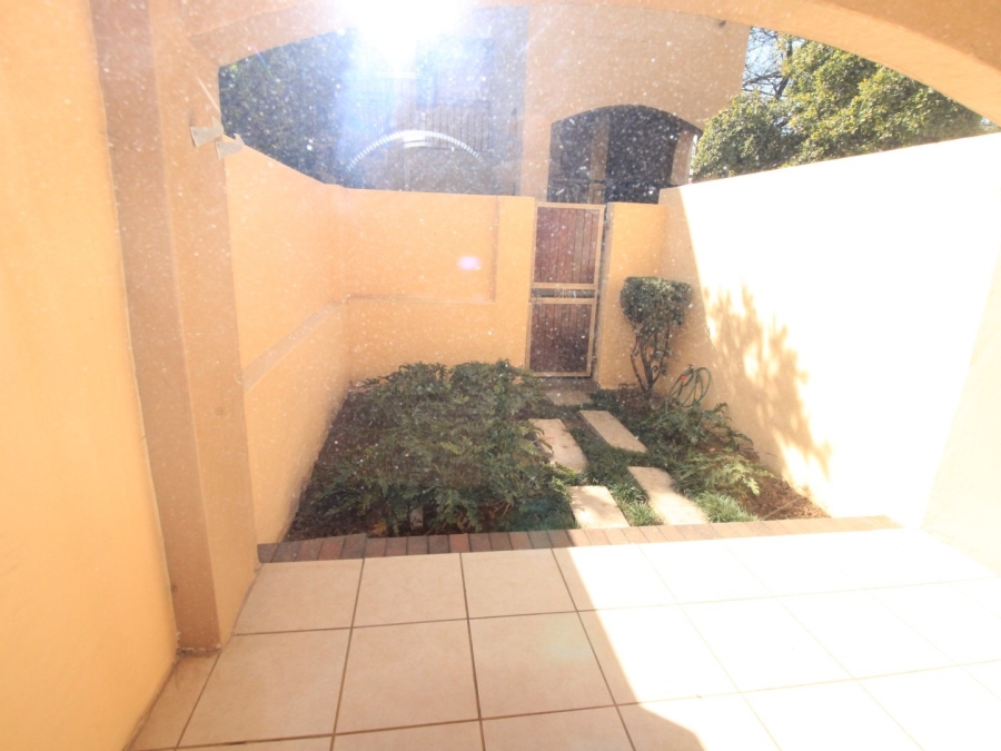To Let 0 Bedroom Property for Rent in Lonehill Gauteng