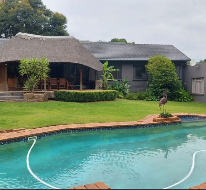5 Bedroom Property for Sale in Rant En Dal Gauteng