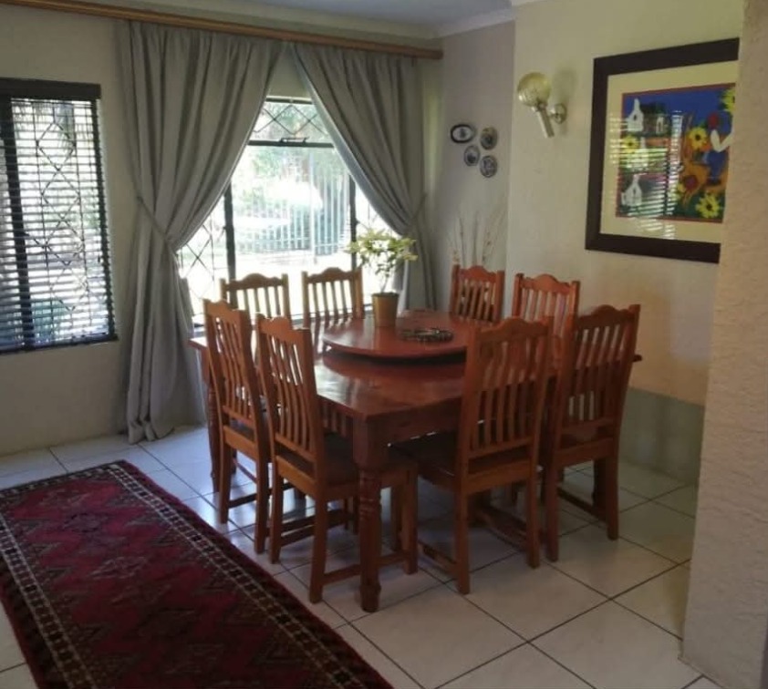 5 Bedroom Property for Sale in Rant En Dal Gauteng