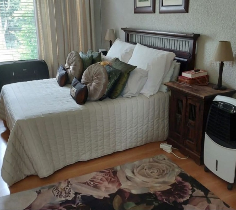 5 Bedroom Property for Sale in Rant En Dal Gauteng