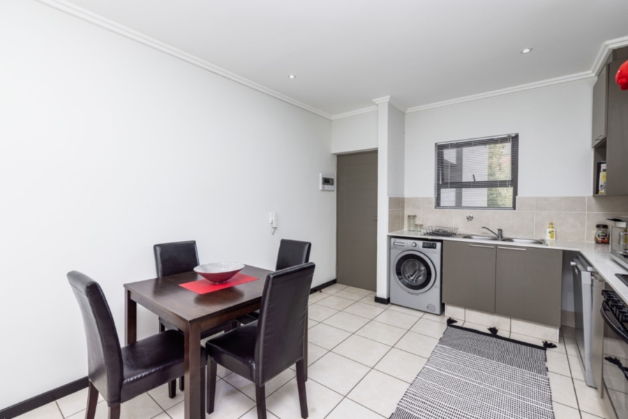 To Let 1 Bedroom Property for Rent in Lonehill Gauteng