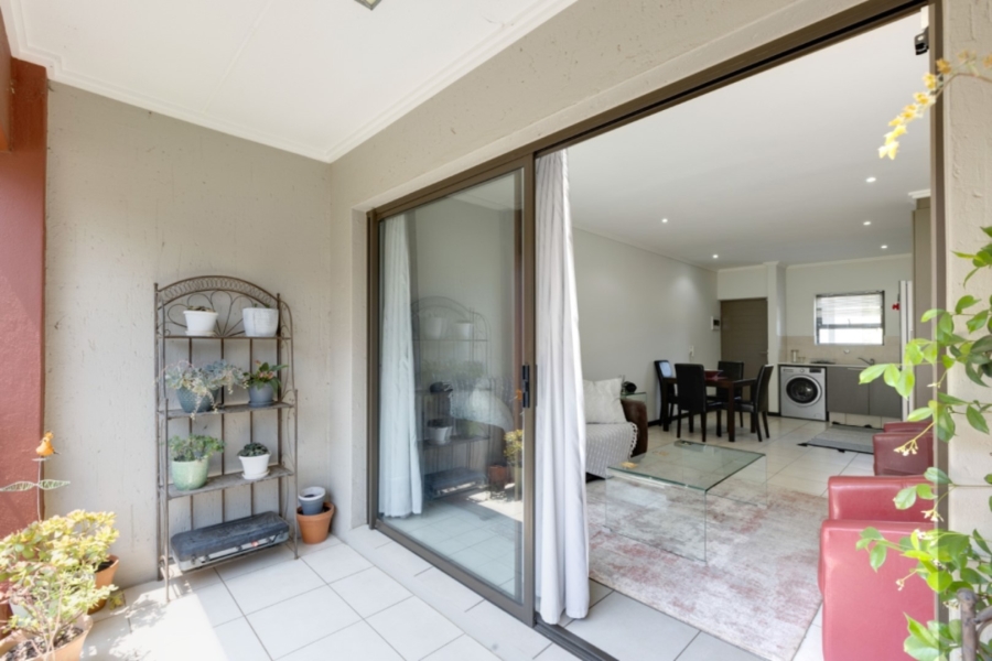 To Let 1 Bedroom Property for Rent in Lonehill Gauteng
