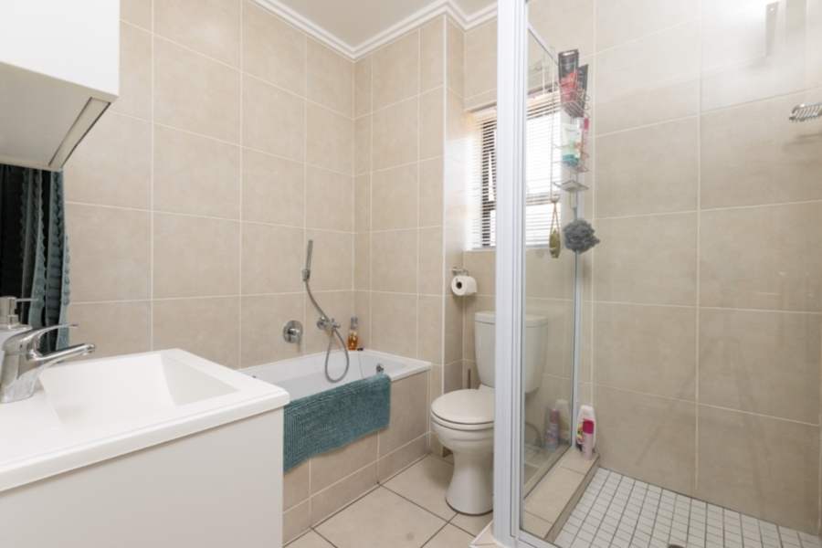 To Let 1 Bedroom Property for Rent in Lonehill Gauteng