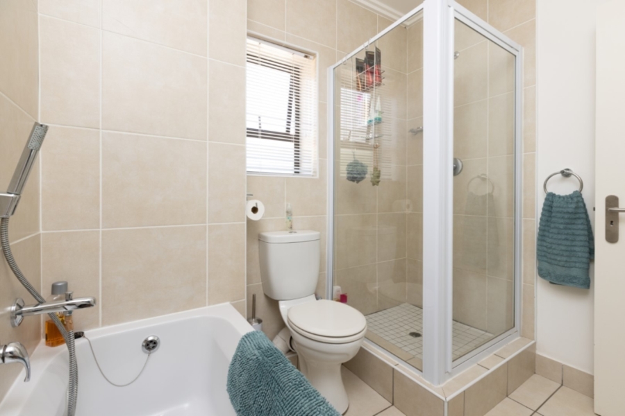 To Let 1 Bedroom Property for Rent in Lonehill Gauteng