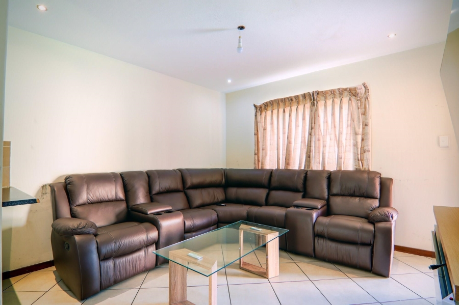 2 Bedroom Property for Sale in Monavoni Gauteng