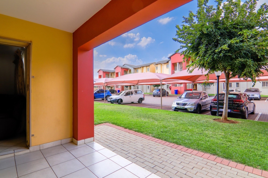 2 Bedroom Property for Sale in Monavoni Gauteng