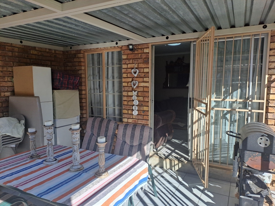 3 Bedroom Property for Sale in Elardus Park Gauteng