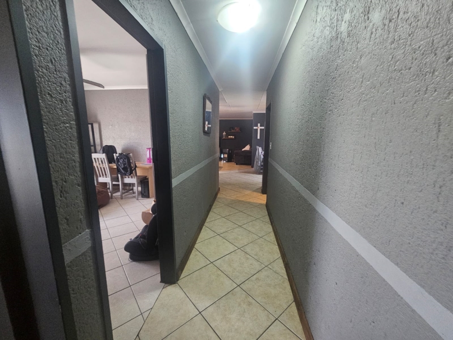 3 Bedroom Property for Sale in Eike Park Gauteng