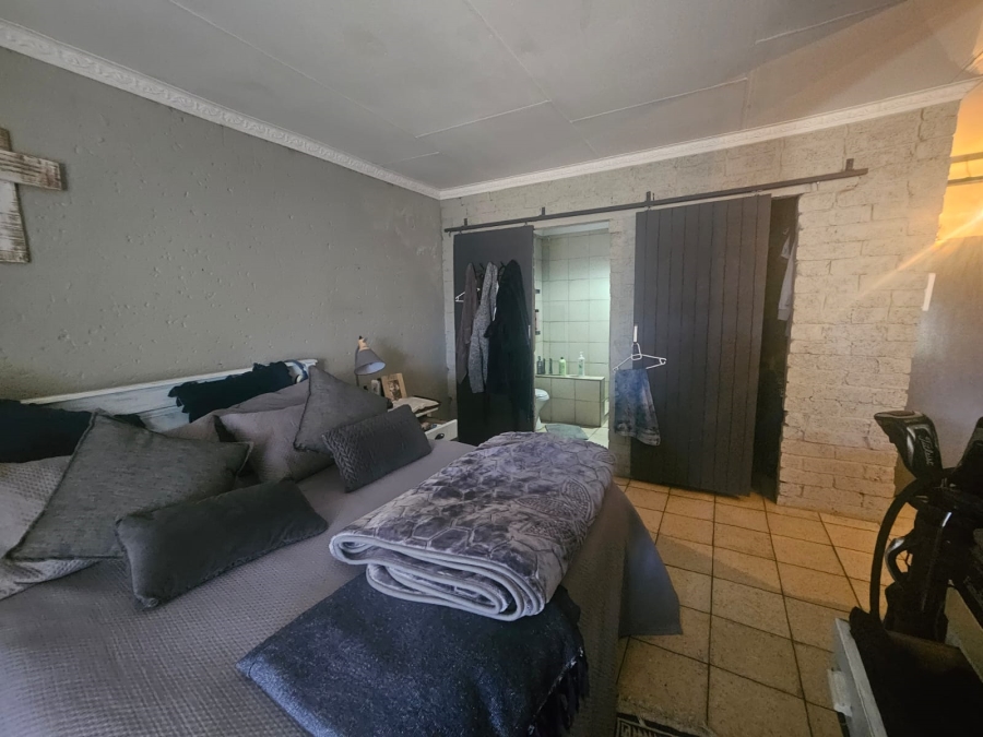 3 Bedroom Property for Sale in Eike Park Gauteng