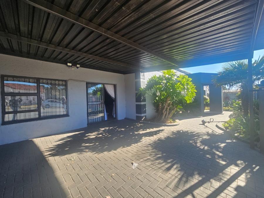 3 Bedroom Property for Sale in Eike Park Gauteng