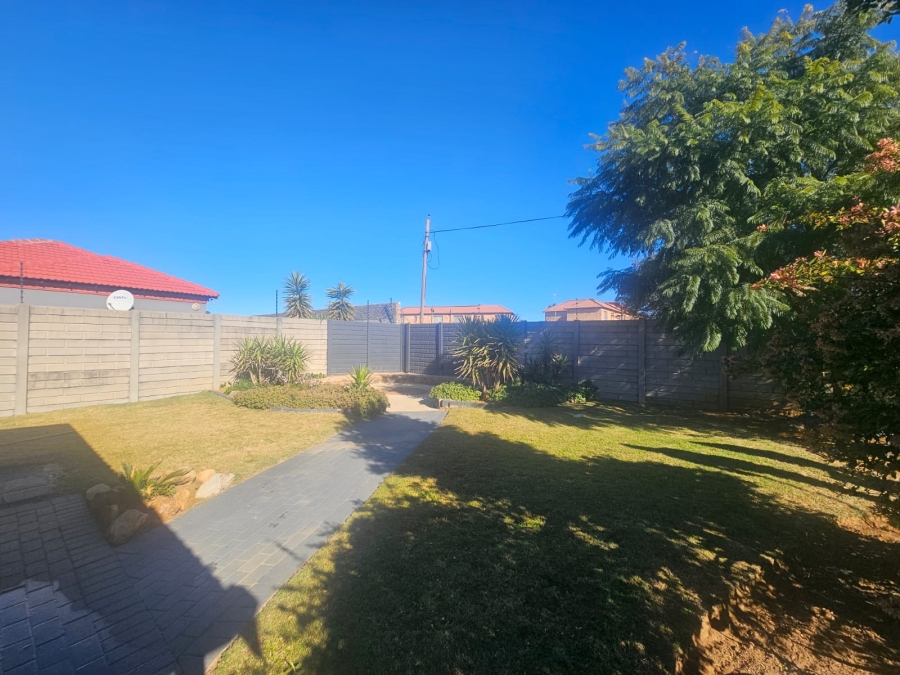 3 Bedroom Property for Sale in Eike Park Gauteng