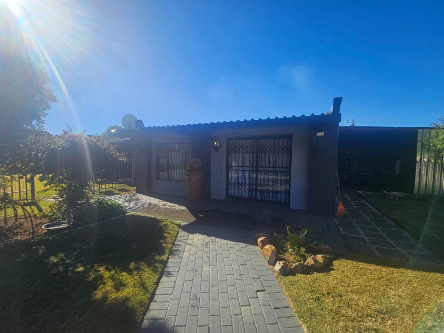 3 Bedroom Property for Sale in Eike Park Gauteng