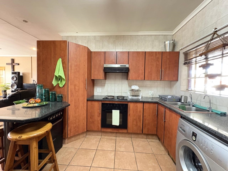 5 Bedroom Property for Sale in Brakpan Central Gauteng