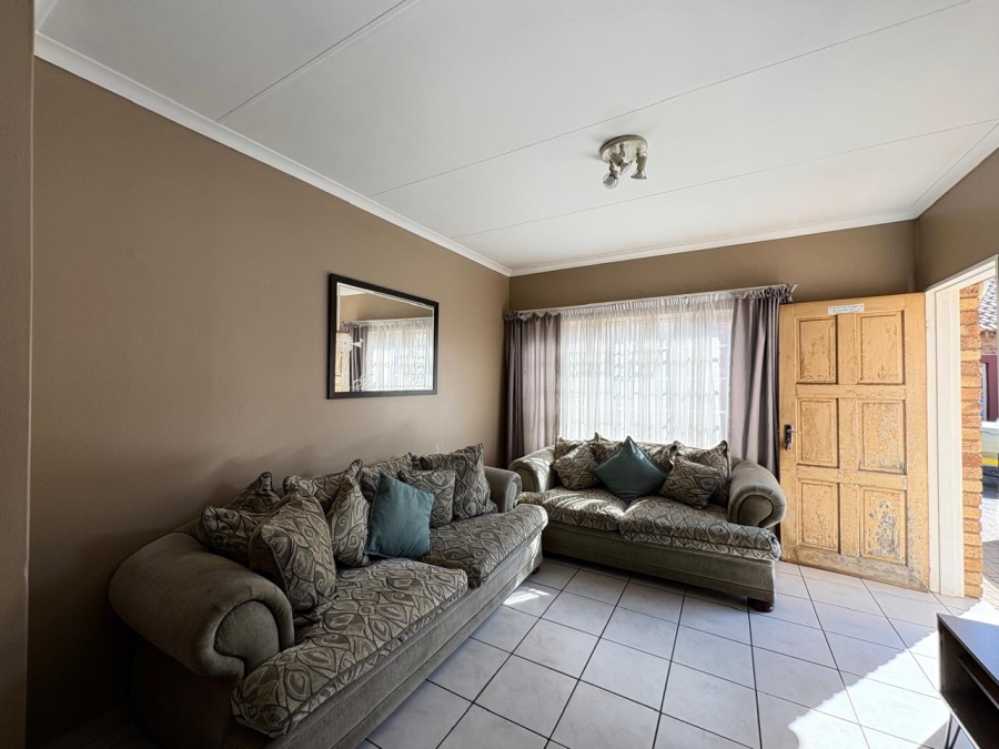 5 Bedroom Property for Sale in Brakpan Central Gauteng