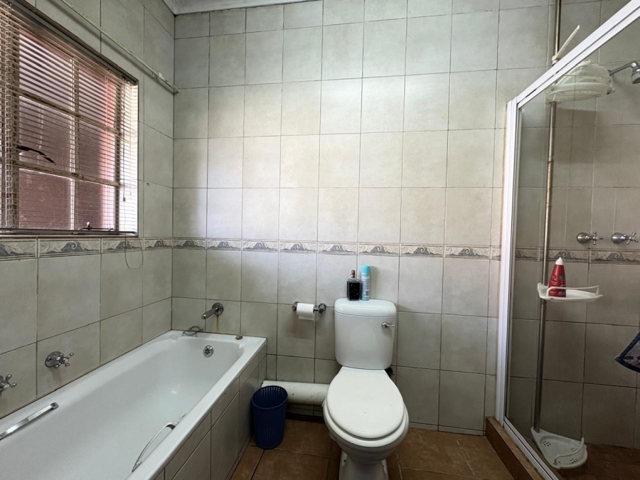 5 Bedroom Property for Sale in Brakpan Central Gauteng