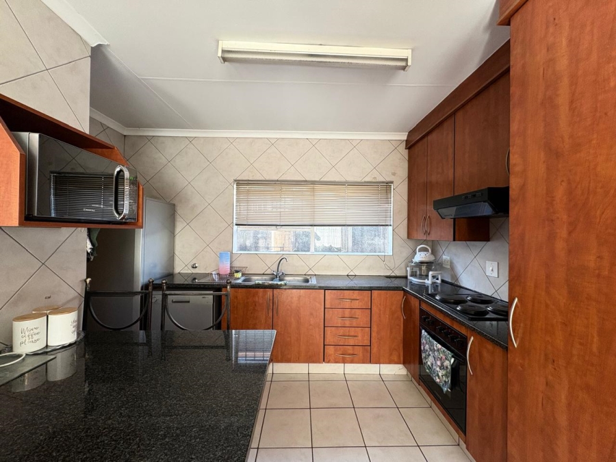 5 Bedroom Property for Sale in Brakpan Central Gauteng