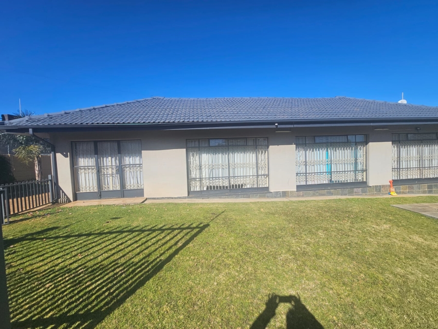 4 Bedroom Property for Sale in Greenhills Gauteng