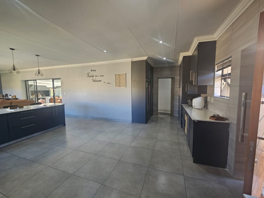 4 Bedroom Property for Sale in Greenhills Gauteng
