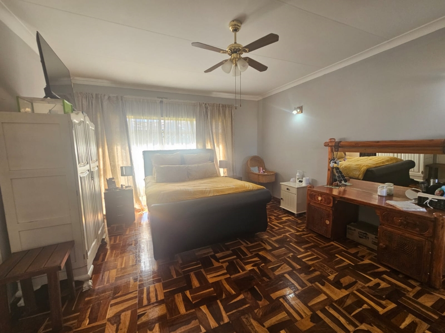 4 Bedroom Property for Sale in Greenhills Gauteng