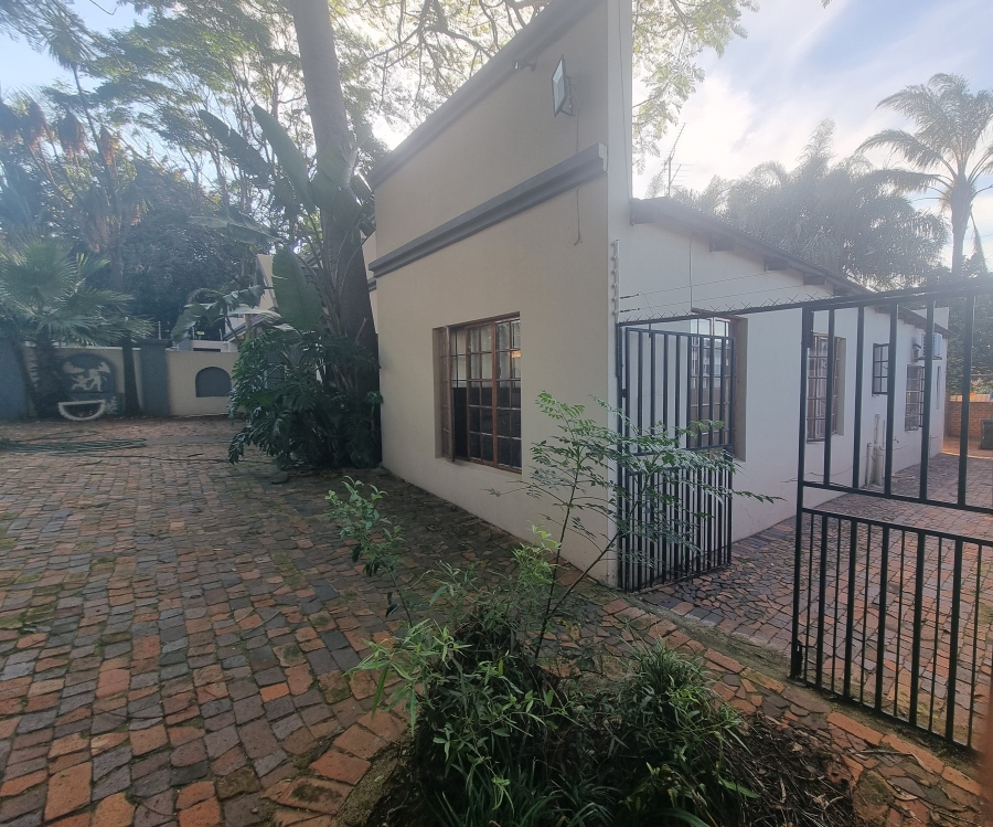 To Let 3 Bedroom Property for Rent in Little Falls Gauteng
