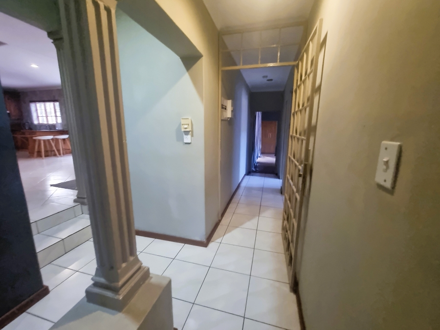 To Let 3 Bedroom Property for Rent in Little Falls Gauteng