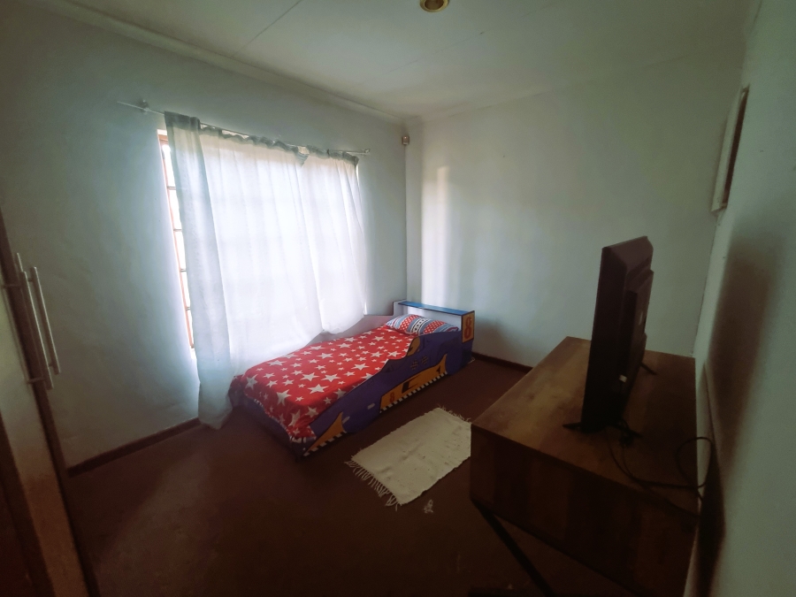 To Let 3 Bedroom Property for Rent in Little Falls Gauteng