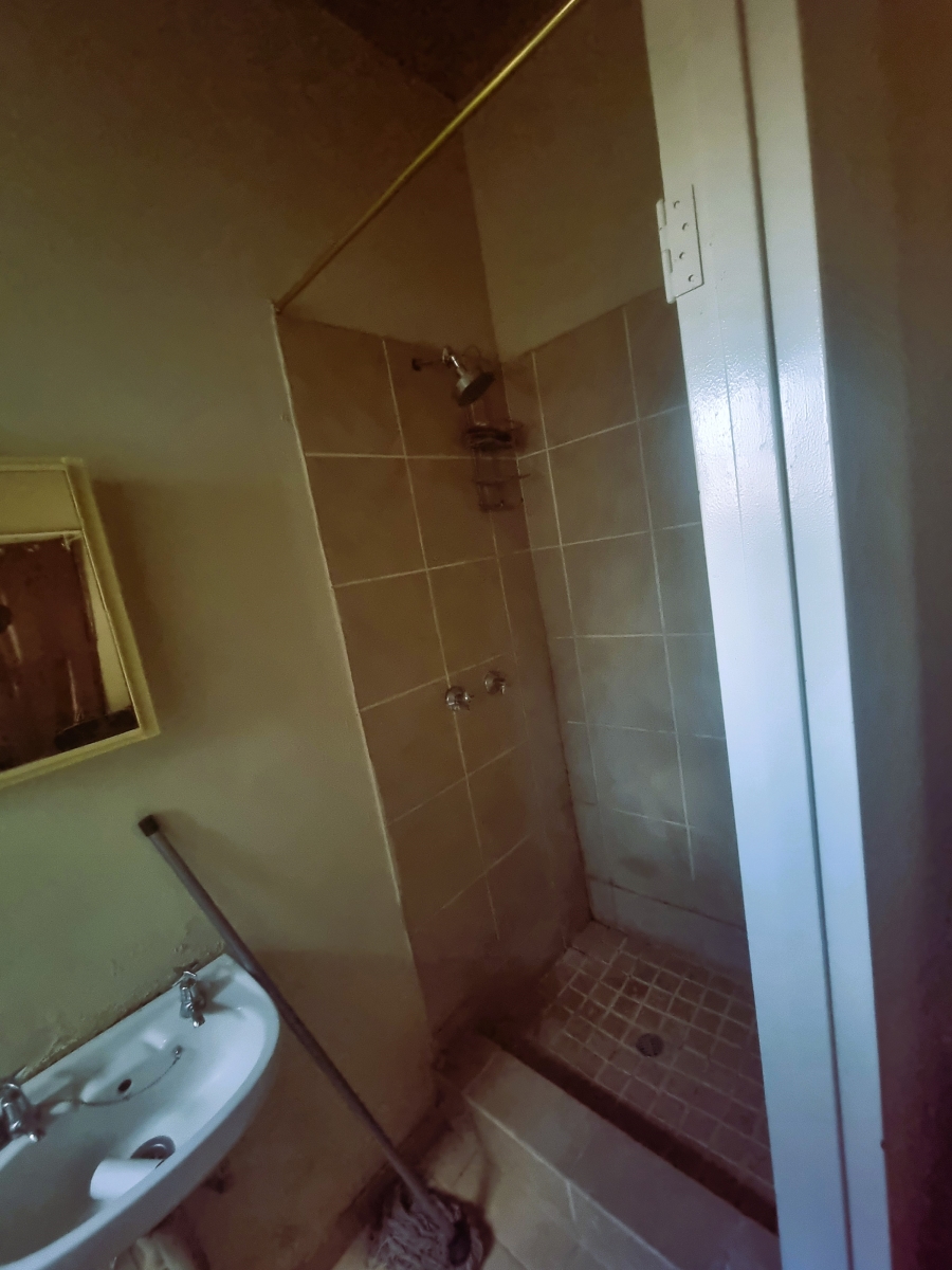 To Let 3 Bedroom Property for Rent in Little Falls Gauteng