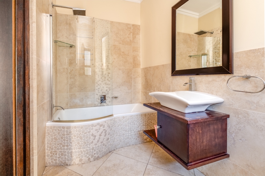 5 Bedroom Property for Sale in Bryanston Gauteng