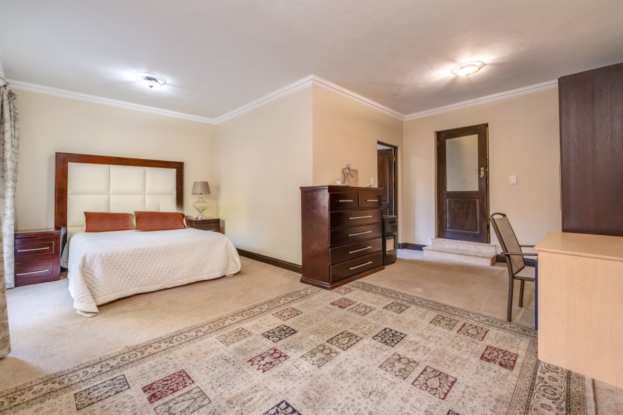 5 Bedroom Property for Sale in Bryanston Gauteng