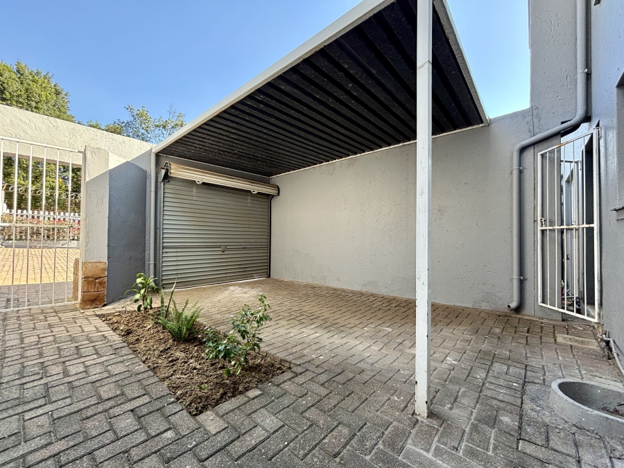 To Let 2 Bedroom Property for Rent in Radiokop Gauteng