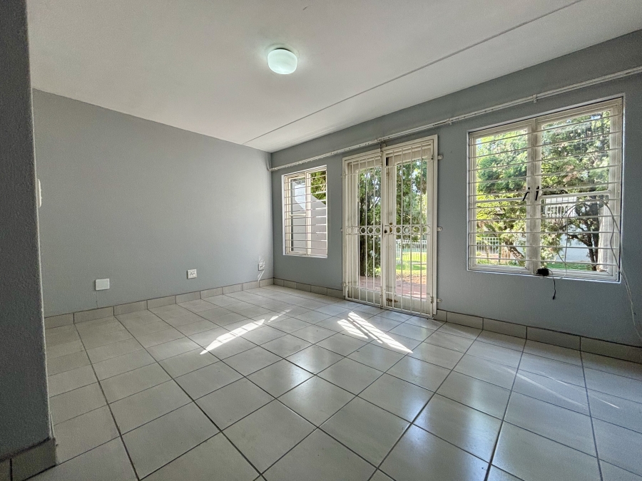 To Let 2 Bedroom Property for Rent in Radiokop Gauteng