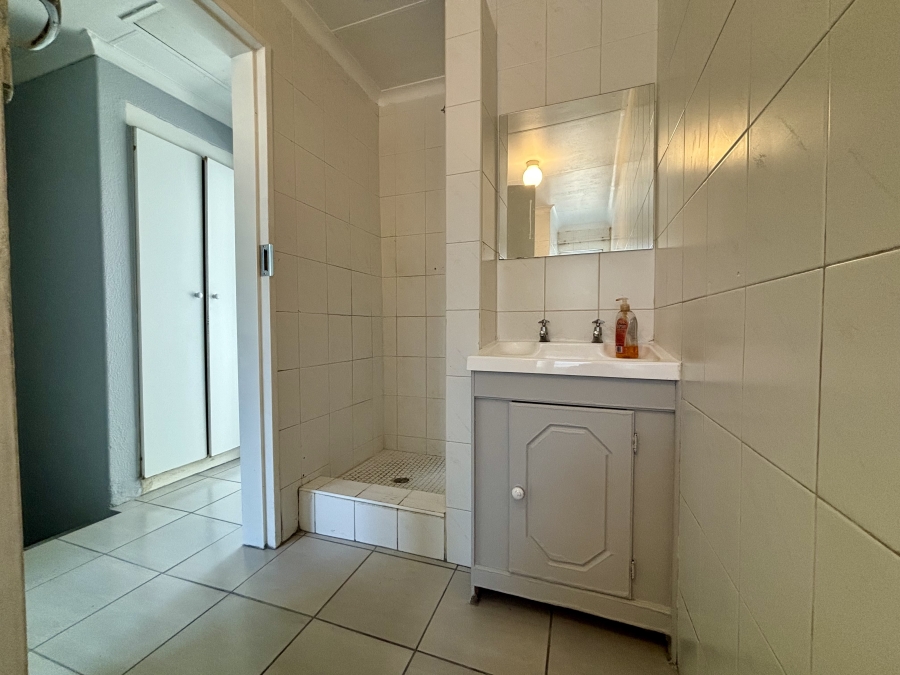 To Let 2 Bedroom Property for Rent in Radiokop Gauteng