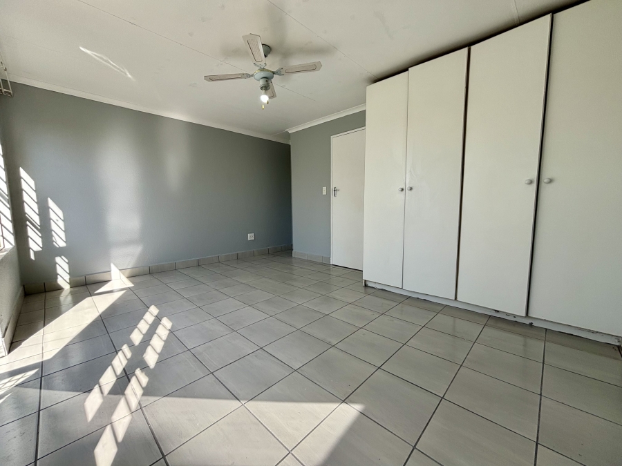 To Let 2 Bedroom Property for Rent in Radiokop Gauteng