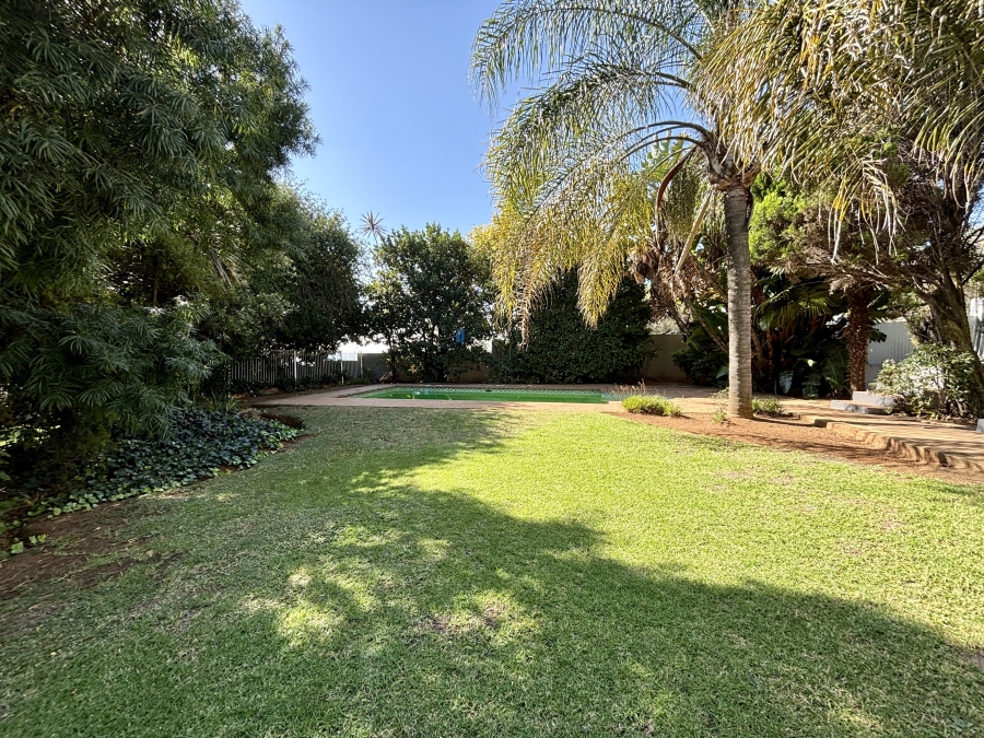 To Let 2 Bedroom Property for Rent in Radiokop Gauteng