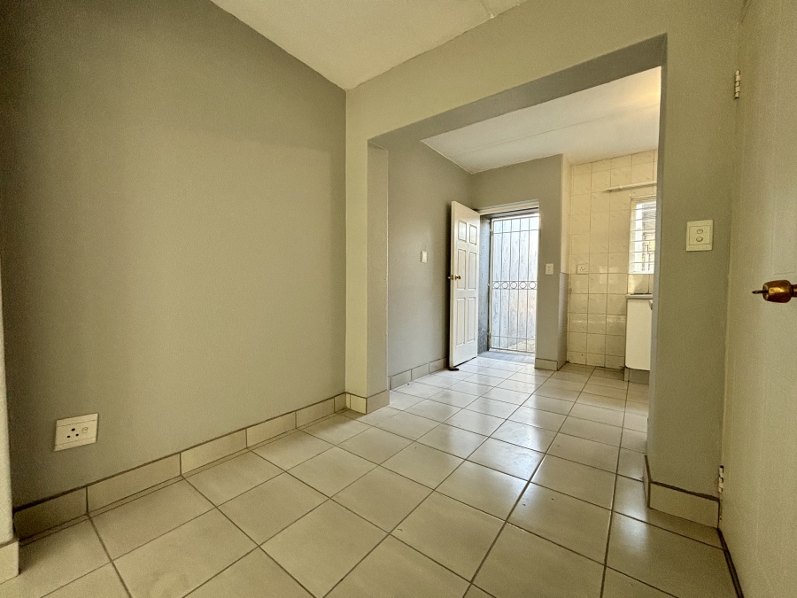 To Let 2 Bedroom Property for Rent in Radiokop Gauteng