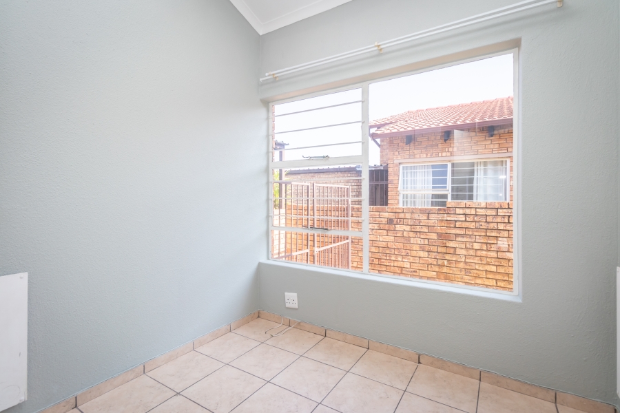 To Let 3 Bedroom Property for Rent in Weltevreden Park Gauteng
