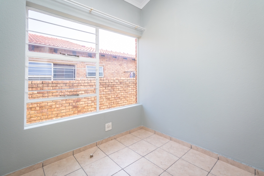 To Let 3 Bedroom Property for Rent in Weltevreden Park Gauteng