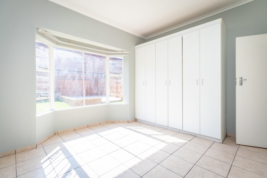 To Let 3 Bedroom Property for Rent in Weltevreden Park Gauteng