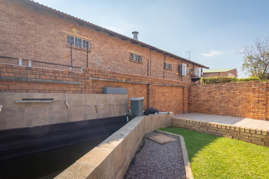 To Let 3 Bedroom Property for Rent in Weltevreden Park Gauteng